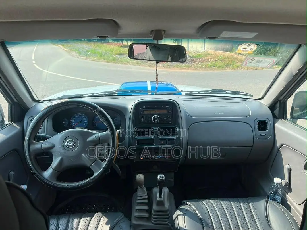 Nissan Hardbody 2019 White