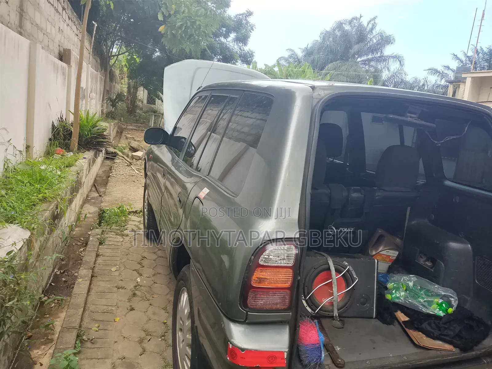 Toyota RAV4 Base 4x4 1997 Gray