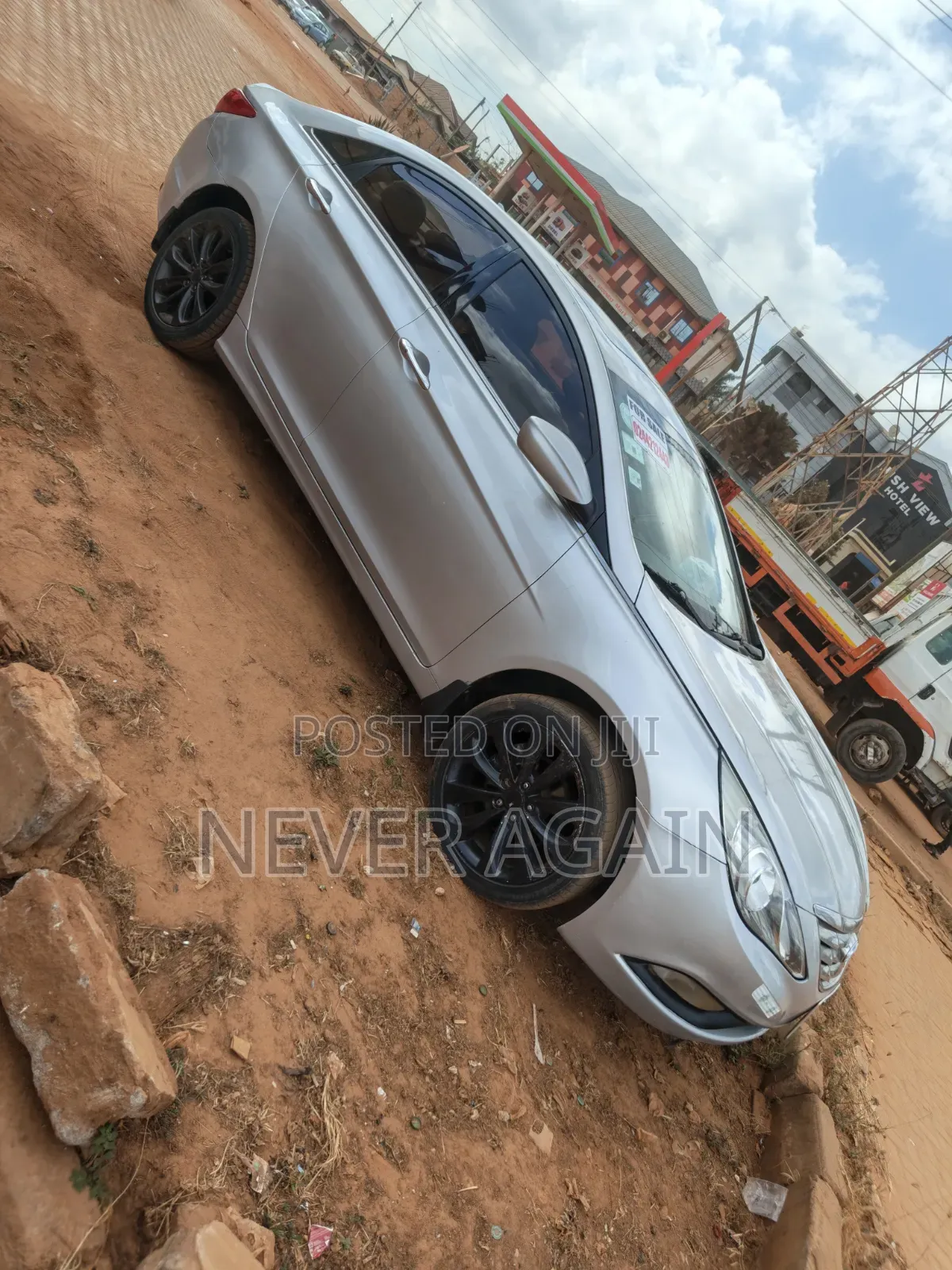 Hyundai Sonata GLS Sedan FWD (2.4L 4cyl 6A) 2013 Silver