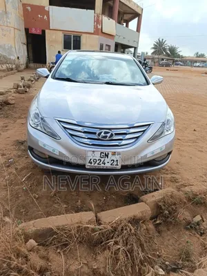 Hyundai Sonata GLS Sedan FWD (2.4L 4cyl 6A) 2013 Silver