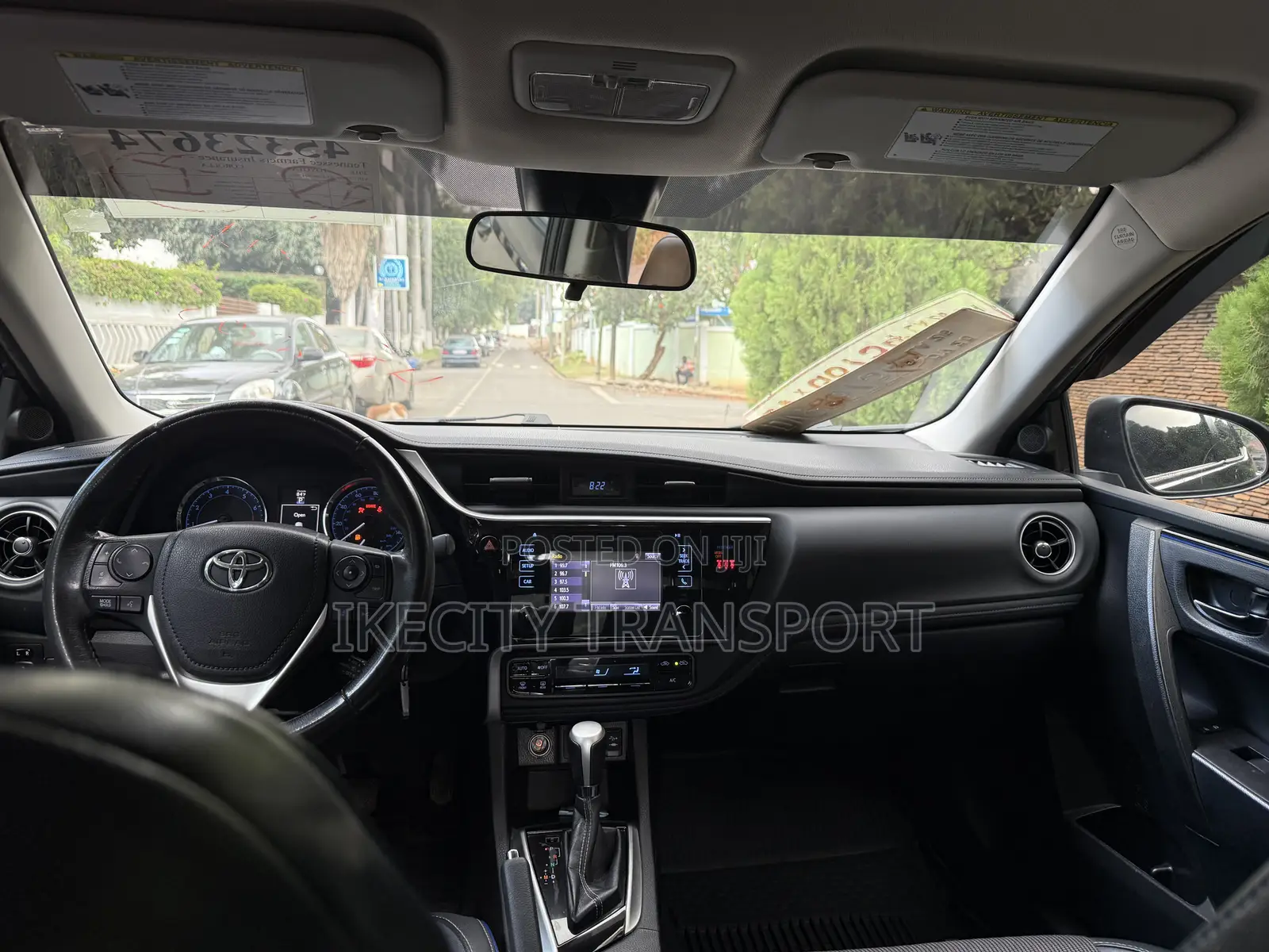 Toyota Corolla SE (1.8L 4cyl 6M) 2018 Gray