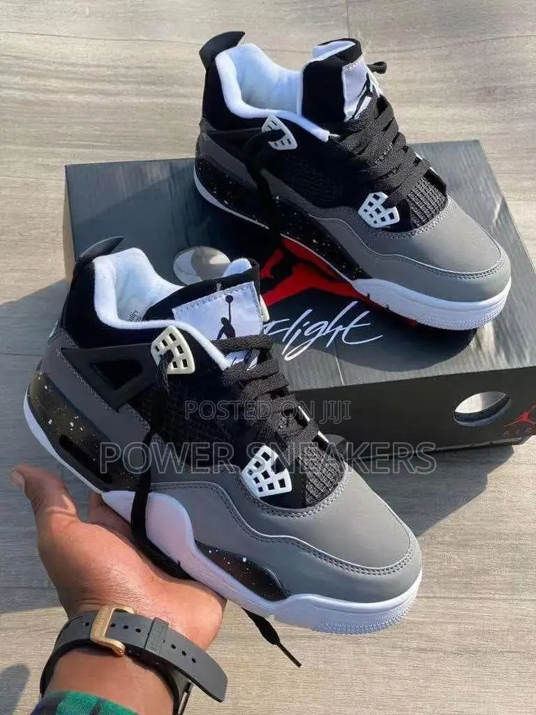 Air Jordan 4 Zebra