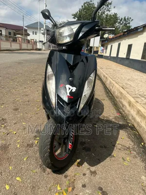 Yamaha 2000 Black
