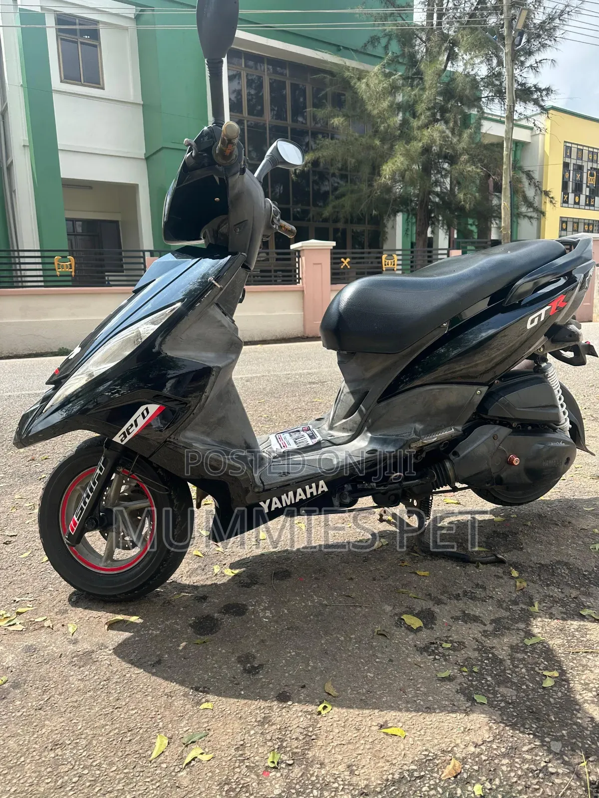 Yamaha 2000 Black