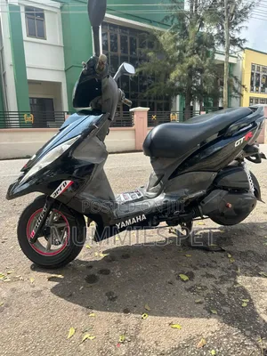 Yamaha 2000 Black