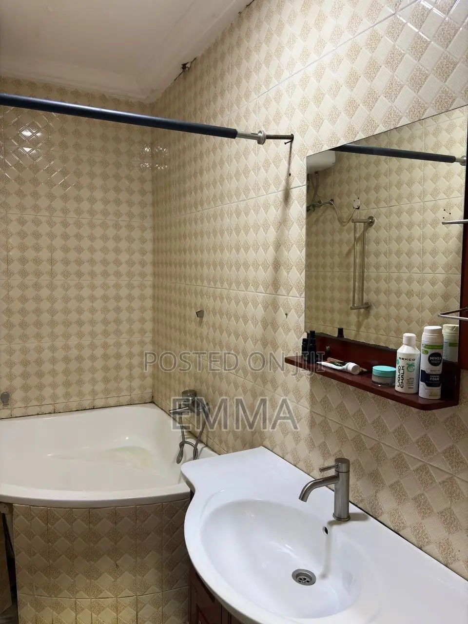 4bdrm House in Ashomang Estate for rent