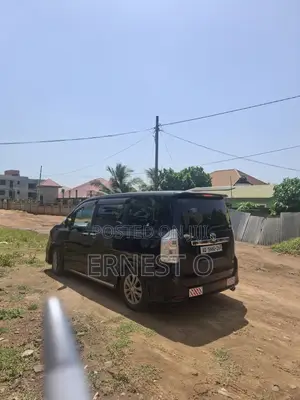 Toyota Voxy 2013 Black