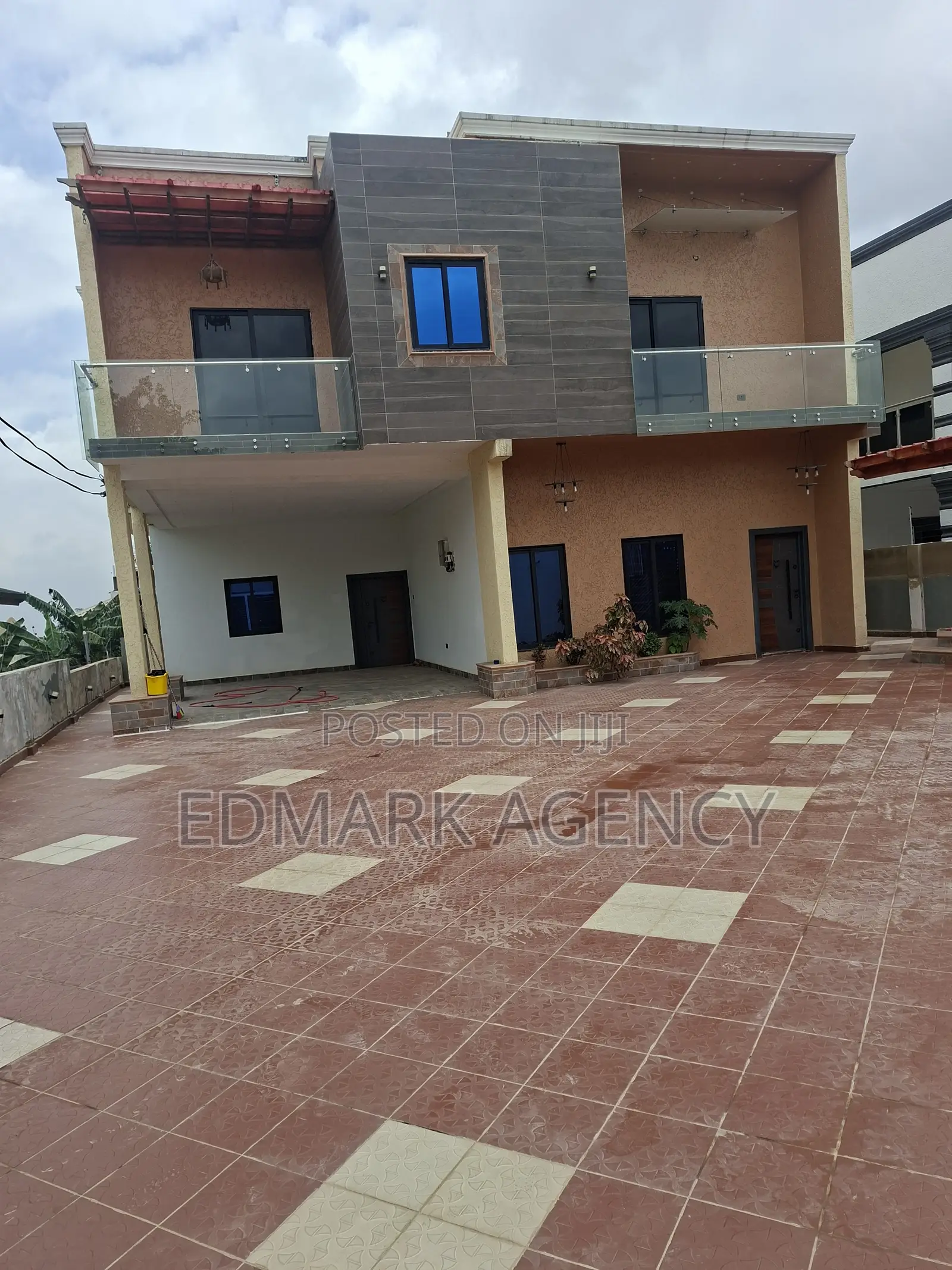 4bdrm House in Kwabenya for sale
