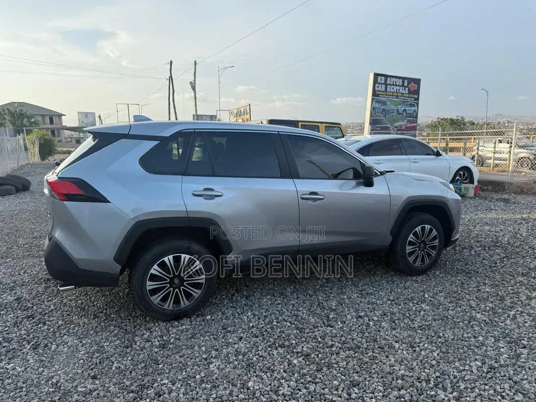 Toyota RAV4 Limited AWD 2023 Silver
