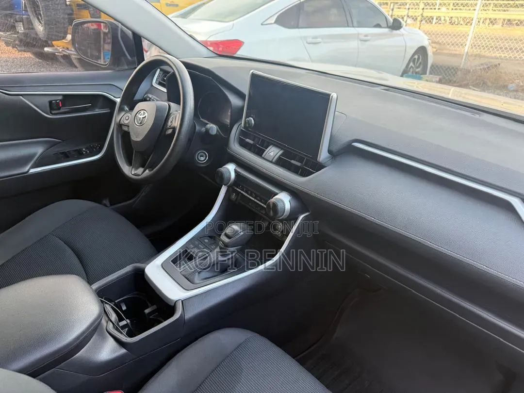 Toyota RAV4 Limited AWD 2023 Silver