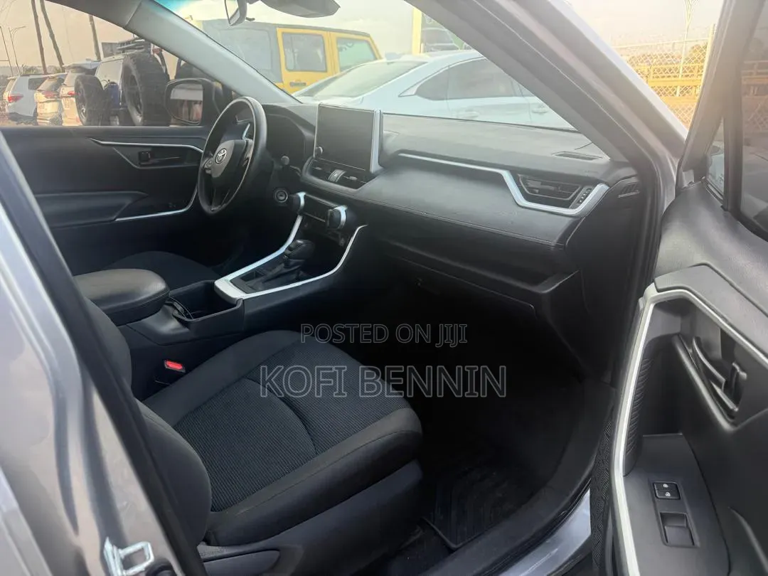 Toyota RAV4 Limited AWD 2023 Silver