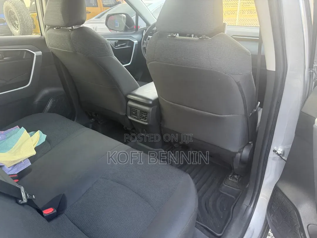 Toyota RAV4 Limited AWD 2023 Silver
