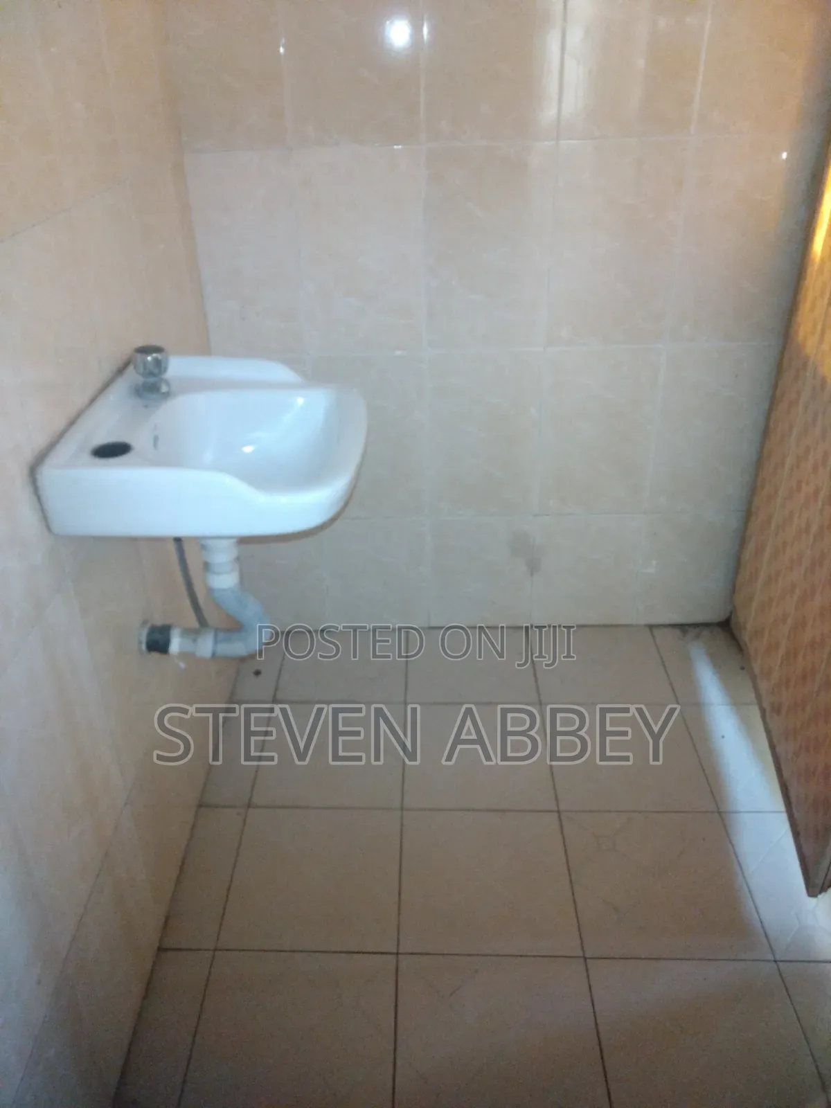 3bdrm Apartment in Adom Agency, Teshie for rent