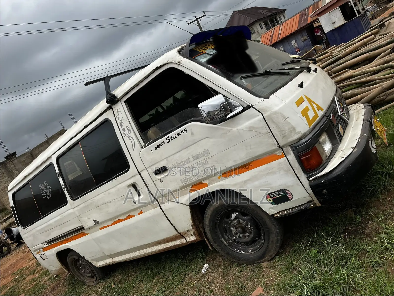 Nissan Caravan (Urvan) 2002 White