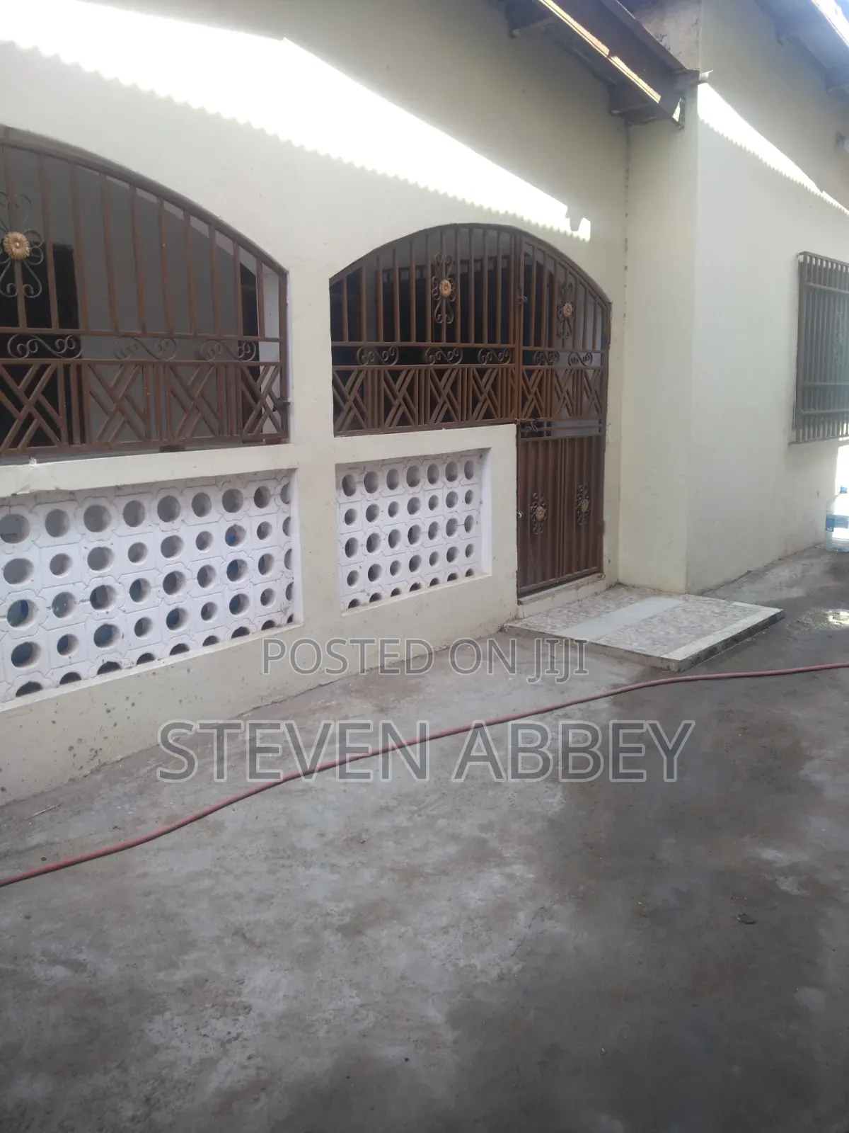 3bdrm Apartment in Adom Agency, Teshie for rent