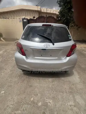 Toyota Vitz 1.5 FWD 3dr 2013 Blue