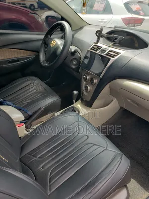 Toyota Yaris 2010 Black