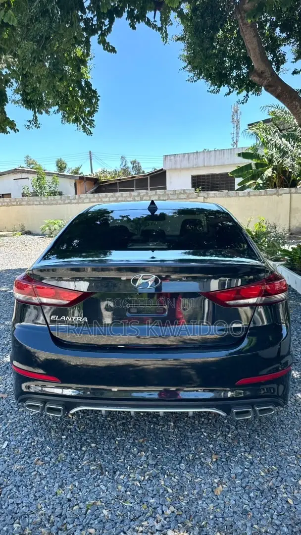 Hyundai Elantra 2018 Black