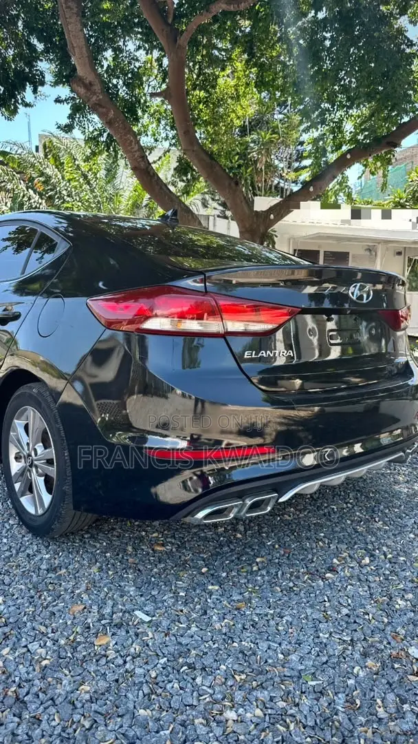 Hyundai Elantra 2018 Black