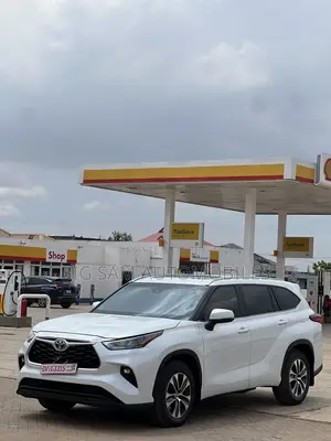 Toyota Highlander XLE 2022 White