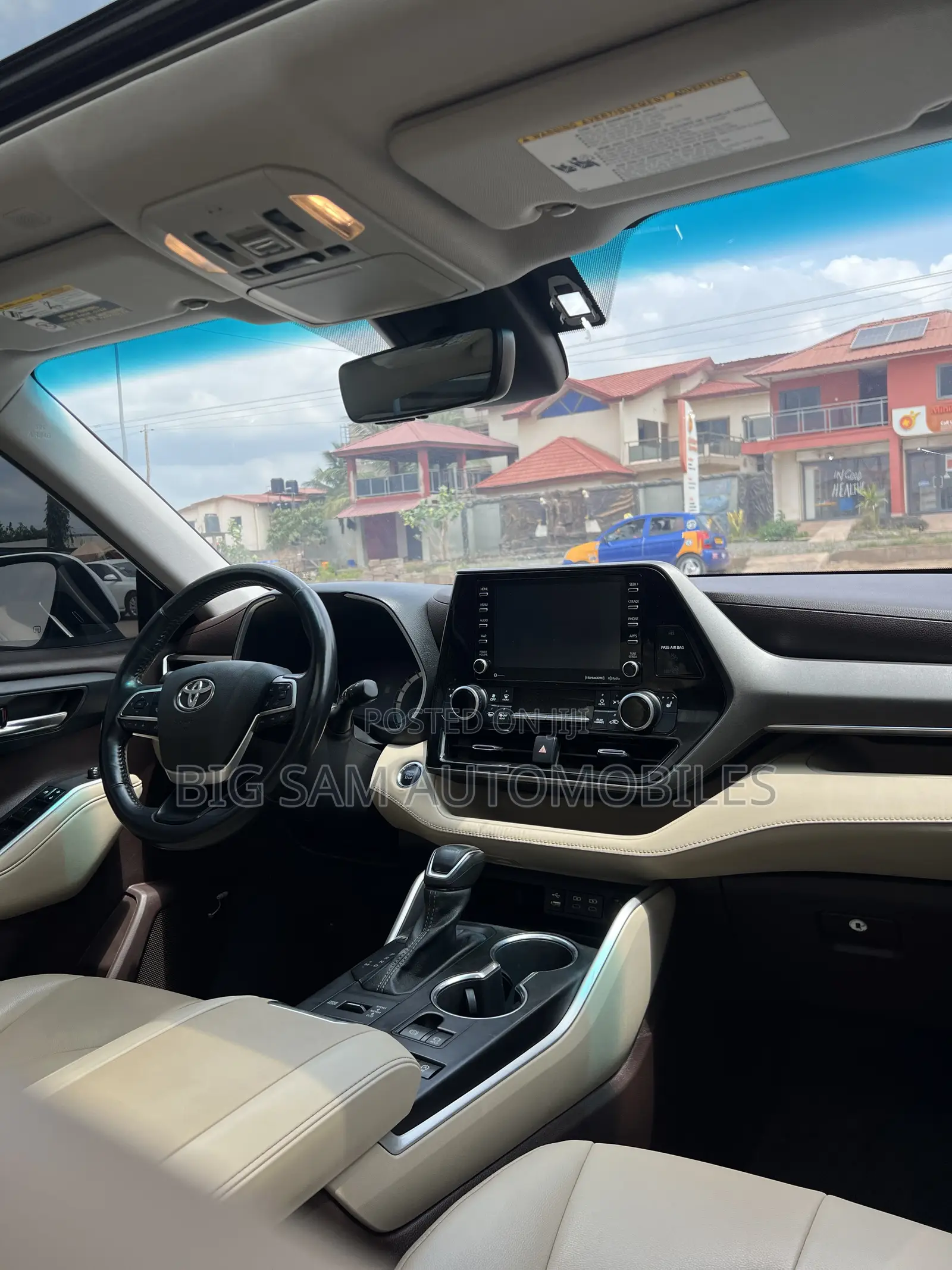 Toyota Highlander XLE 2022 White