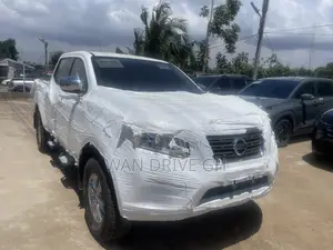 Nissan Navara 2018 White