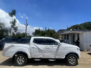 Nissan Navara 2018 White