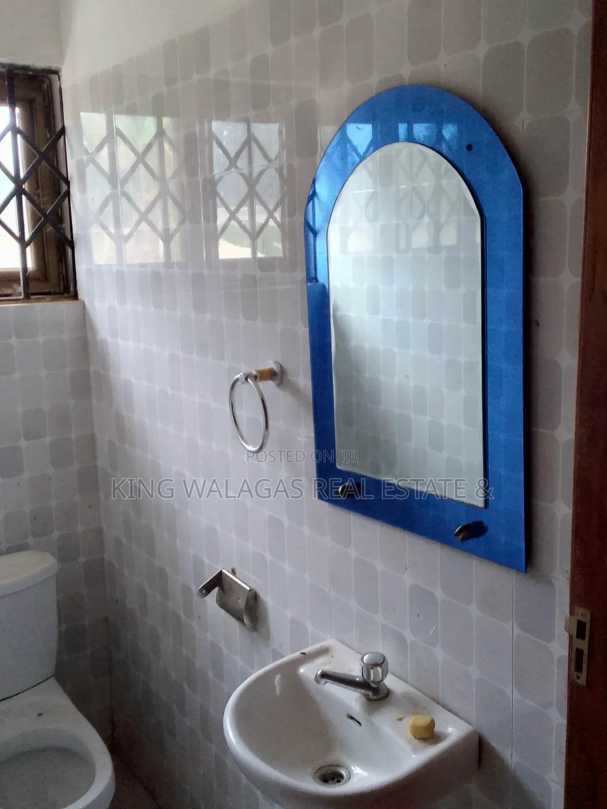 3bdrm House in Near Lake Side Com 8, Adenta for rent