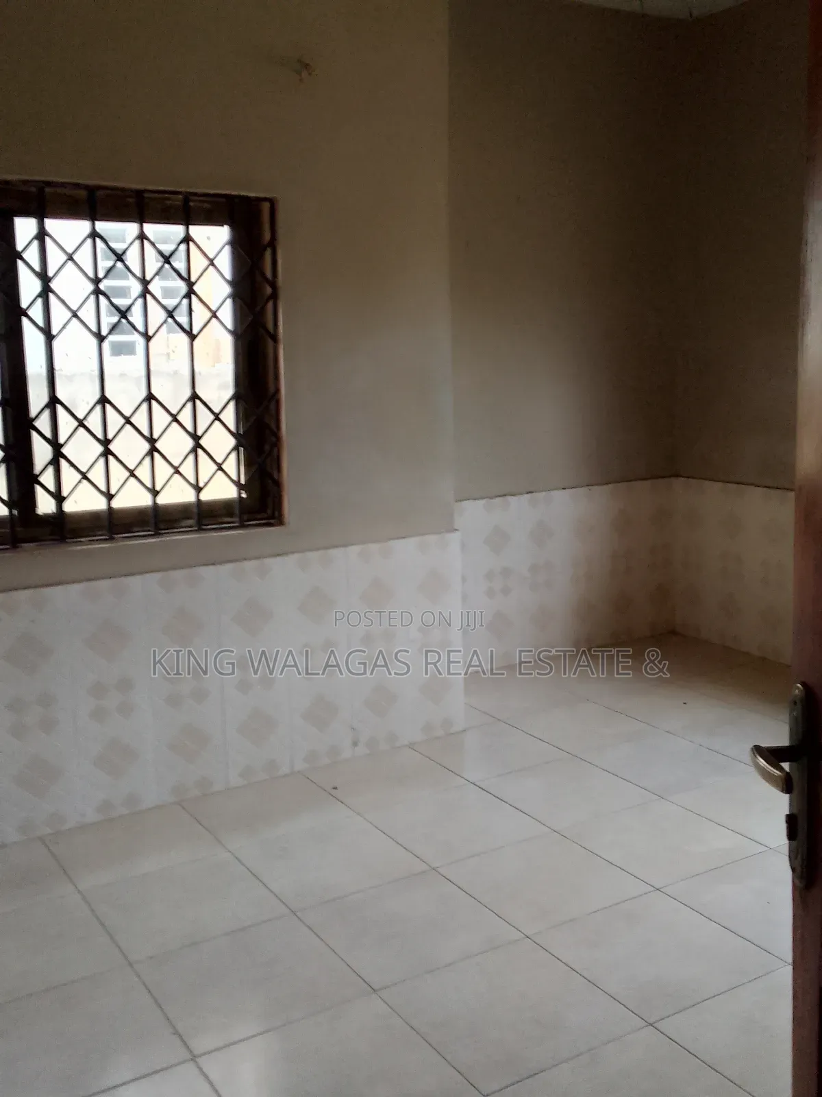 3bdrm House in Near Lake Side Com 8, Adenta for rent