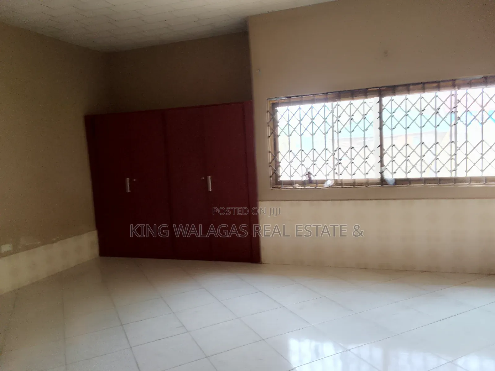 3bdrm House in Near Lake Side Com 8, Adenta for rent