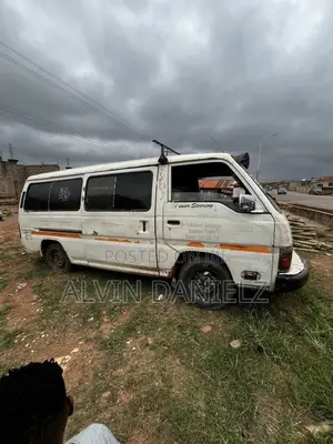 Nissan Caravan (Urvan) 2002 White