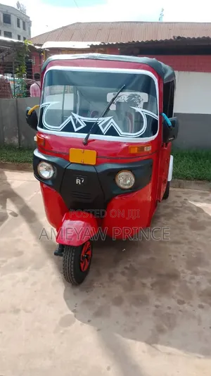 Bajaj RE 2024 Red