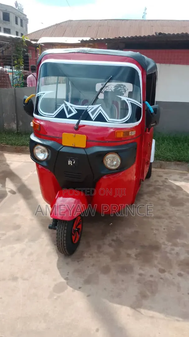 Bajaj RE 2024 Red