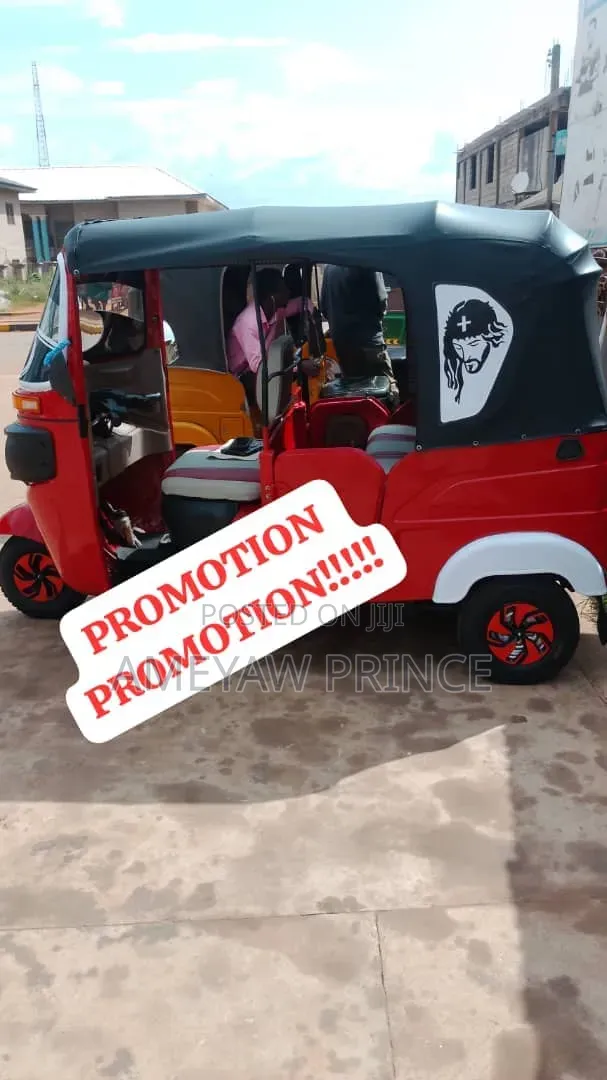 Bajaj RE 2024 Red