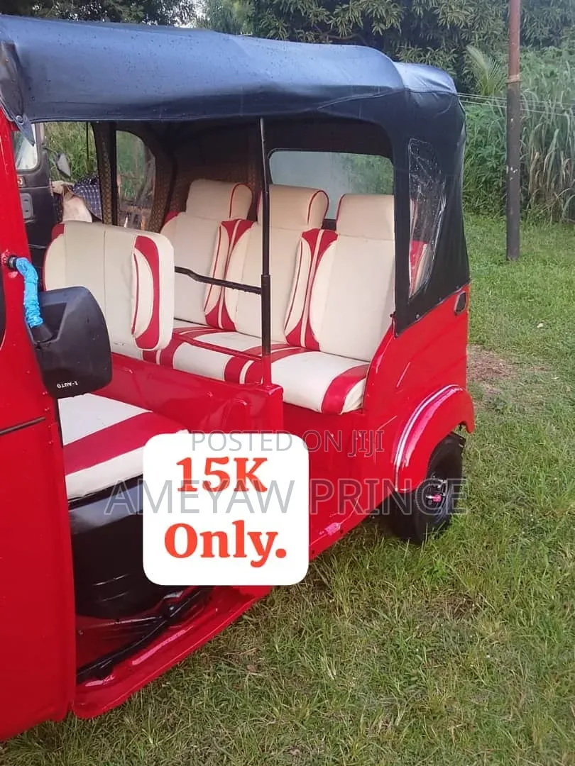 Bajaj RE 2024 Red