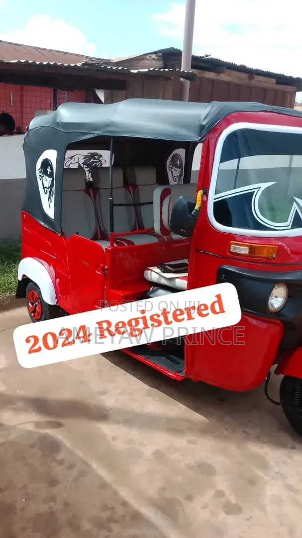Bajaj RE 2024 Red