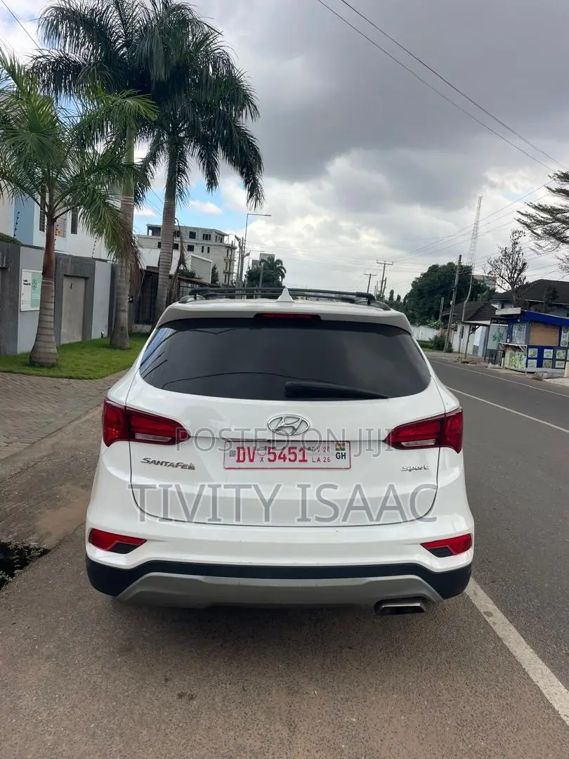 Hyundai Santa Fe SE AWD 2017 White