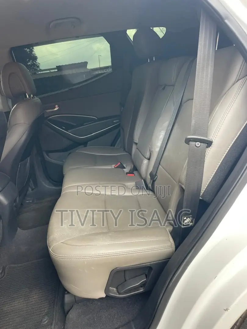 Hyundai Santa Fe SE AWD 2017 White