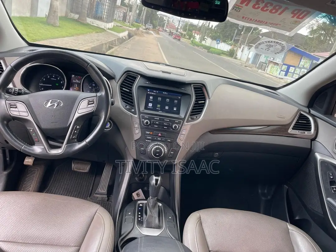 Hyundai Santa Fe SE AWD 2017 White