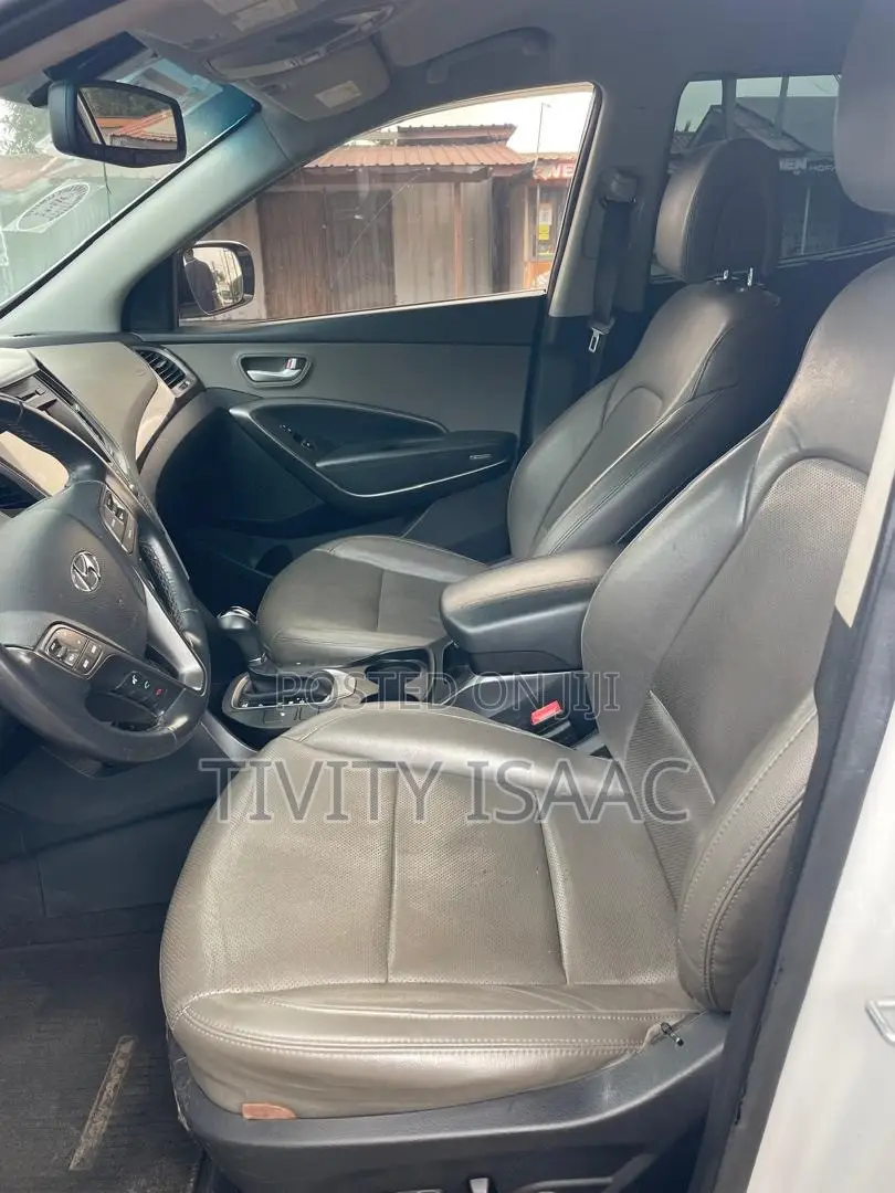 Hyundai Santa Fe SE AWD 2017 White
