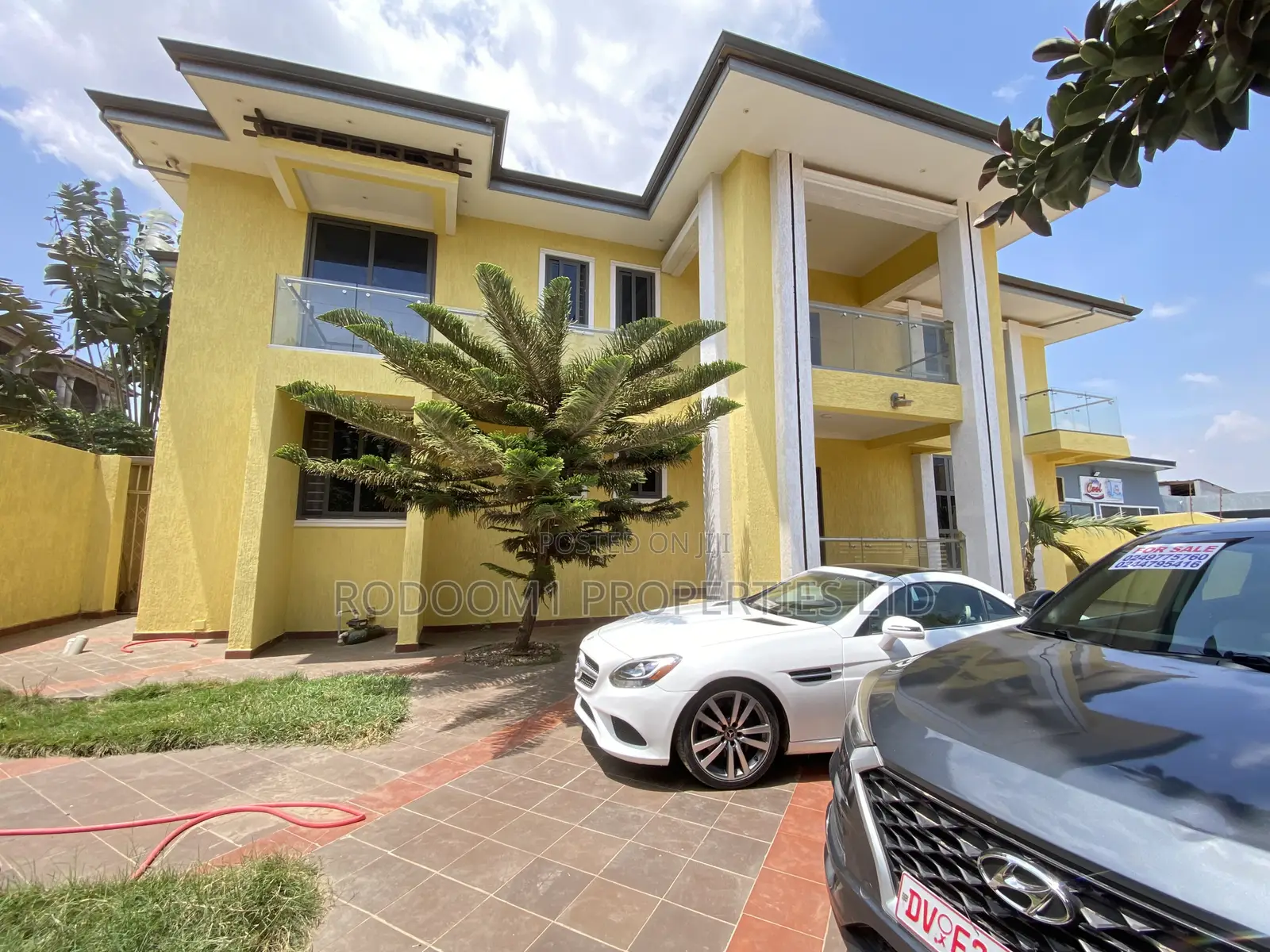 7bdrm Mansion in Mile 7 for sale