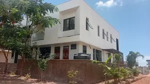 3bdrm Duplex in Highcrest Homes, Police Station for sale