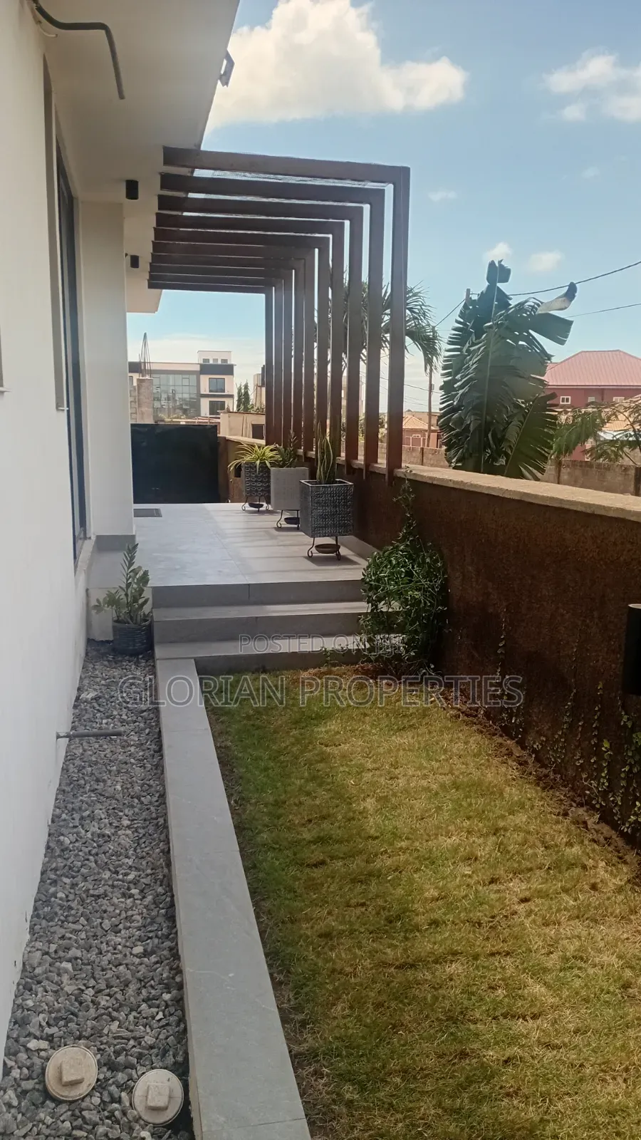 3bdrm Duplex in Highcrest Homes, Police Station for sale