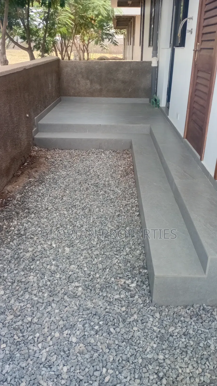 3bdrm Duplex in Highcrest Homes, Police Station for sale