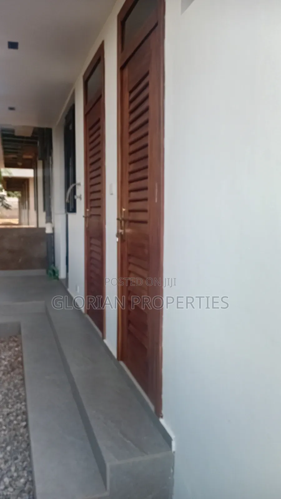 3bdrm Duplex in Highcrest Homes, Police Station for sale
