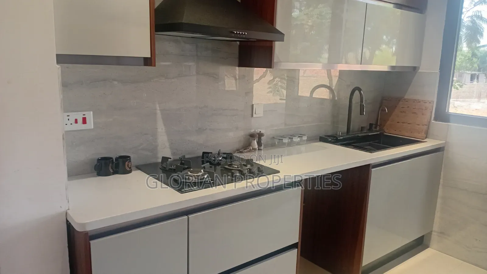3bdrm Duplex in Highcrest Homes, Police Station for sale