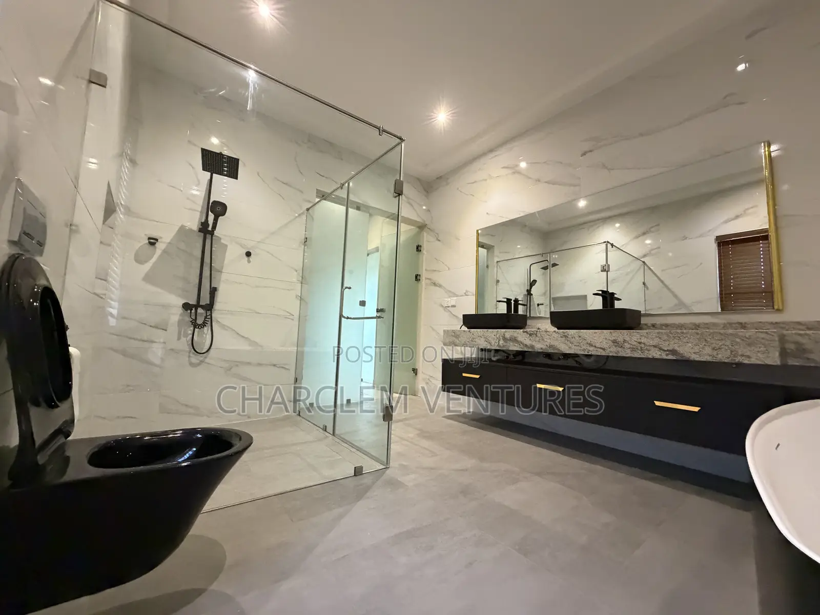 5bdrm House in Charclem Ventures, Accra Metropolitan for sale