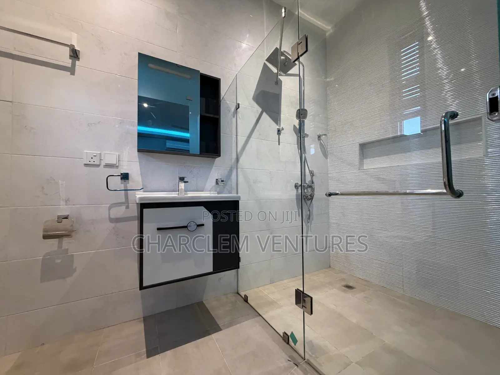 5bdrm House in Charclem Ventures, Accra Metropolitan for sale
