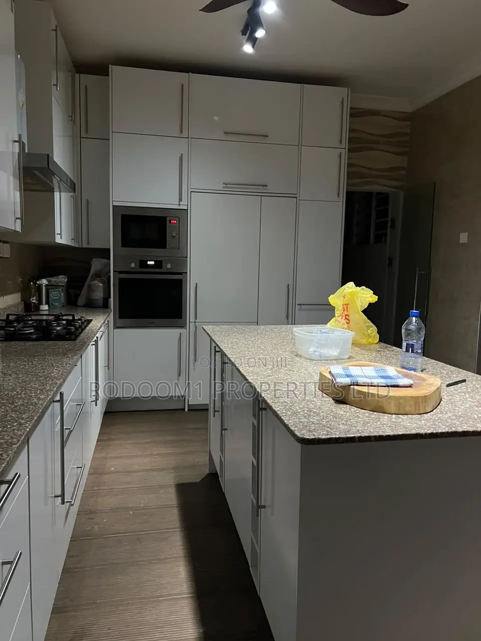 7bdrm Mansion in Mile 7 for sale