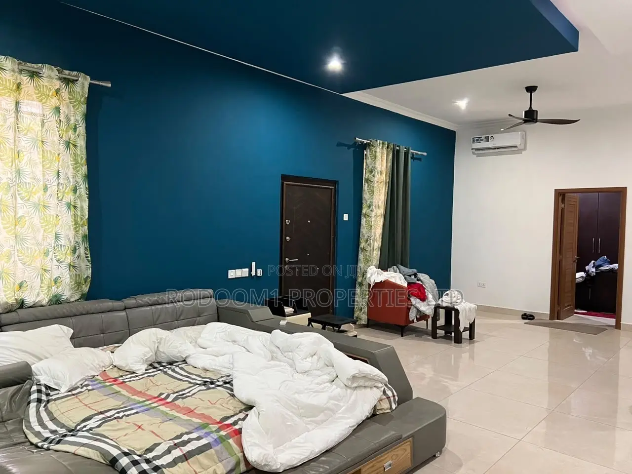 7bdrm Mansion in Mile 7 for sale
